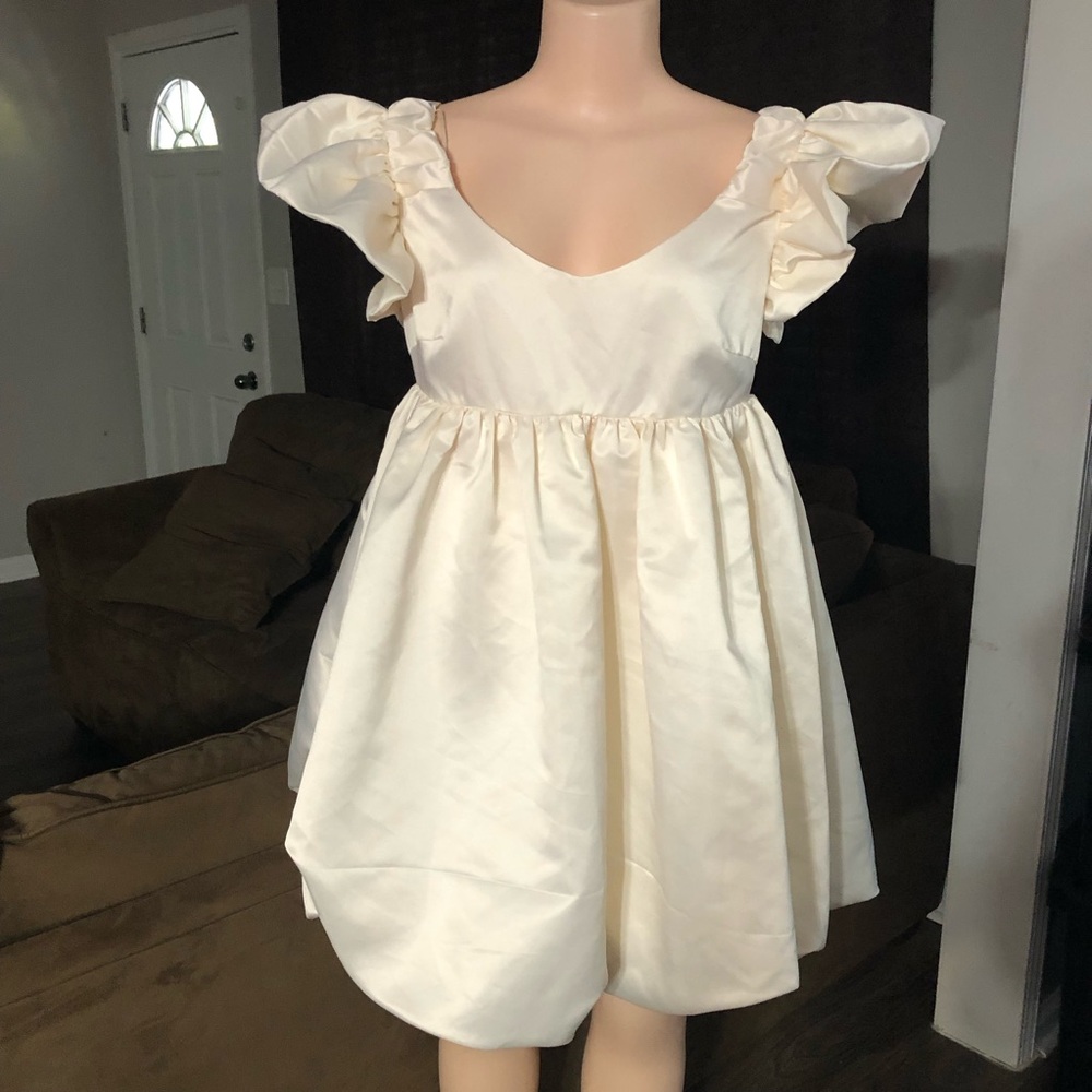 Lyn Burches Make you Mine Ruffle Satin Babydoll dress Medium Woman Cream Bubble